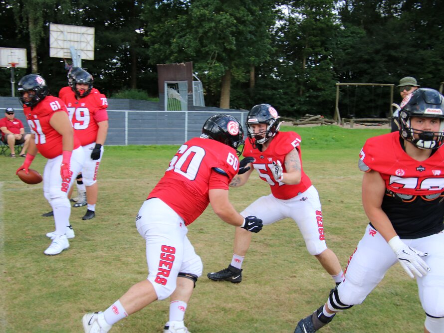 24-08-25 89ers-Razorbacks